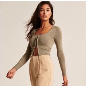 Abercrombie & Fitch green knit hook and eye slim cardigan- Size Small